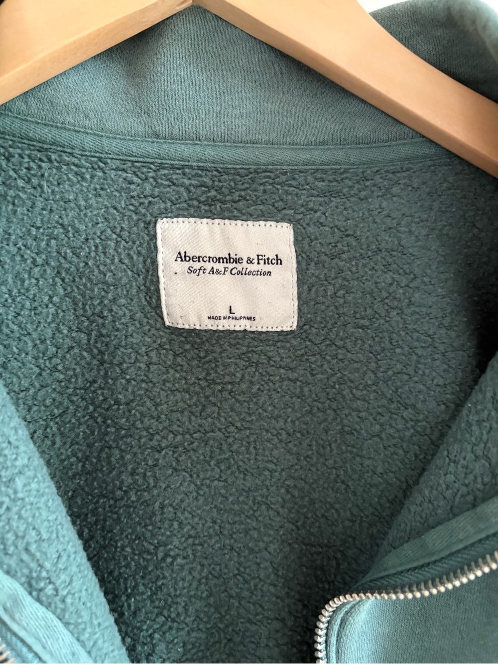 Abercrombie & Fitch Soft AF Cropped Quarter Zip - Picture 2 of 4